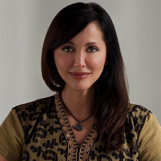 Bobbie Phillips | Actriz, Productora, Escritura