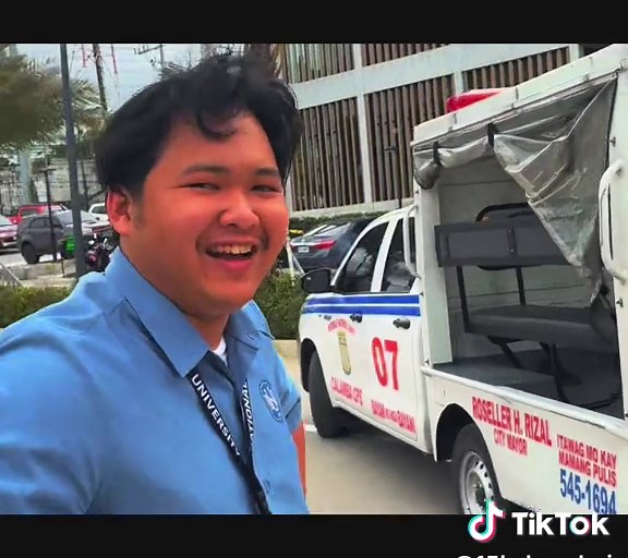 Mitsubishi L300: Modified Old School Classic Van