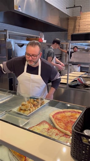Authentic Sicilian Pizzeria Experience in Howard Beach