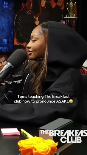 Tems teaching The Breakfast club how to pronounce ASAKE😂 #funny #tems #temsbaby