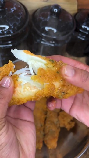 Garlic Butter Deep Fried King Crab Legs. Recipe in the comments. #seafood #foodie | Daron The Chef