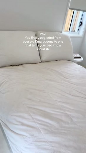 The only way to get a fluffy bed ☁️