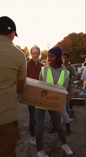 The Power of Helping Hands 🤝 | Humanity at Its Best