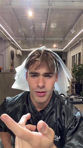 visual novooo, fiquei um pouquin moreno agora, gos | Caio Cerqueira