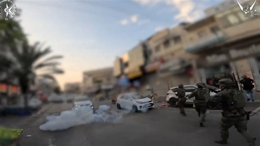 Watch Israeli special forces catch terror suspects in crowded public markets