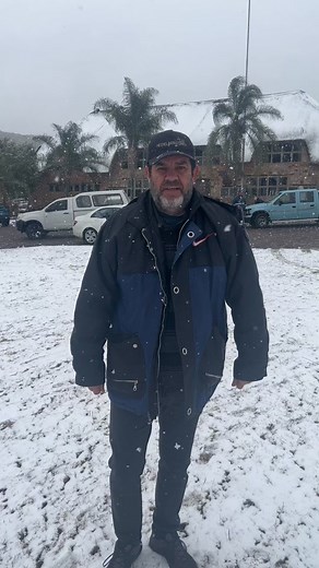 ❄️SNOWFALL CONTINUES AROUND HEIDELBERG This video was taken at 10:00 this morning (July 10) just outside Heidelberg on the R42 at the old Jakkelsberg/Hoffelds (6km out of town). Enjoy the video below! #heidelbergtimes #snow #gauteng #southafrica