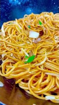 How to Make Chow Mein with Spaghetti (Chinese Takeaway Hack)