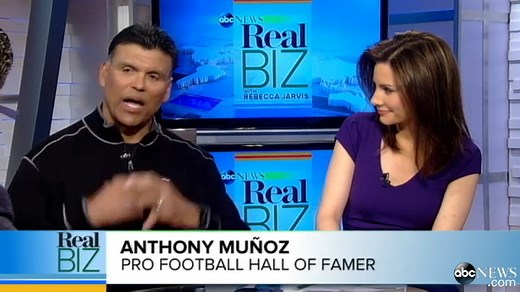 What Happened to Hall of Famer Anthony Munoz's Left Pinky Finger?