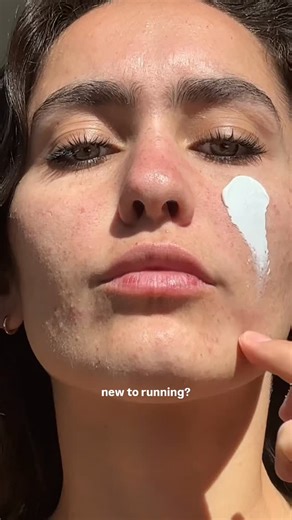 braverman on Instagram: "Beginner Running Tips 1. Start Slow & Easy Don’t worry about pace — focus on running at a conversational speed. If you can’t talk, slow down. 2. Mix Running & Walking Run-walk intervals (like 2 minutes running, 1 minute walking) help build endurance and make the transition easier. 3. Set Small Goals Instead of aiming for long distances right away, start with time goals — like 20–30 minutes of movement. 3. Consistency Over Intensity Running 3x per week consistently is mor