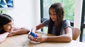 Amazon.com: Buffalo Games Pop It Go - The Original Light Up - Colorful Pattern Popping Game for Kids and Families on The go, Ages 5 and up, from Buffalo Games : Toys & Games