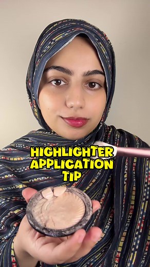 Try this technique n thank me later 😎🤣 #thevloggingvanity #foryou #learnontiktok #makeup #makeuphacks #makeuptips #makeuptricks #highlighter #highlighterhack #fyp
