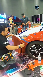 👊🏻😎 Instalando con PCC de Arlon con la inspección de los jueces #wrap #carwrap #vinilpuebla #puebla #wrappuebla #car #carwrapping #wrapping #performance #masterwrapmx #masterwrappuebla #rotulacion #rotulacionautomotriz #rotulacionpuebla #wrapping #auto #vinilautomotriz #arlon #pcc #arlongraphics | Master Wrap Puebla