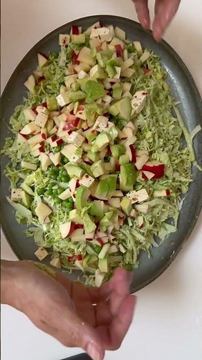 Spidskålssalat med green goddess dressing