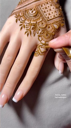 Beautiful Hennadesign #simplemehndi #simplehenna #hennatatto #hennadesign #hennatutorial #henna