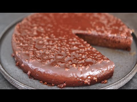 CHOCOLATE PUMPKIN CAKE RECIPE WITH ALMOND ROCHER ICING