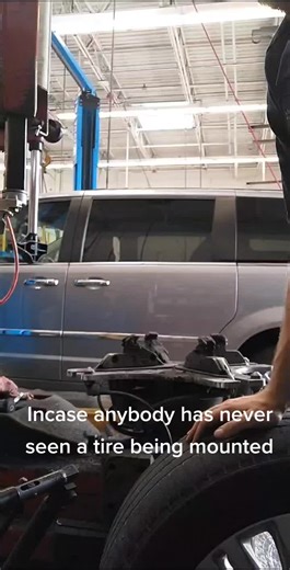 Just if you were wondering how it's done #mechanic #mechanictok #tire #tireshop