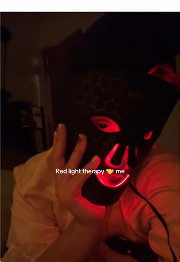 Reduces my inflammation every single time!! Evfofo mask 💫 #fypシ #ledfacemask #ledmask #selfcaretok #skincaretok