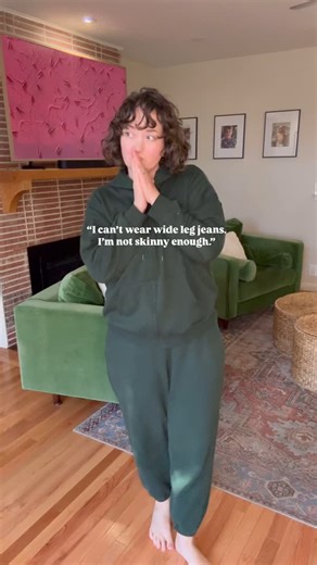 Kim | Midsize Style + OOTD + Body Acceptance on Instagram: "Here to normalize midsize girls in wide leg jeans 👖 ➕Follow and 🗣️share to help me on my mission to normalize midsize gals wearing all the things regular sizes do 💕"