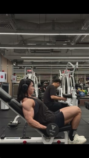 Monster Biceps in Action #shorts #shortsfeed #bodybuildingwomen #bicepsworkout