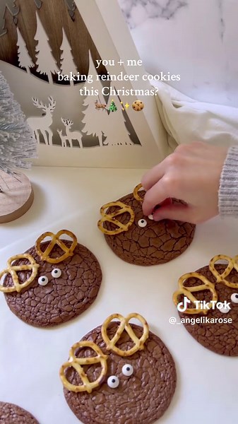 Reindeer Brownie Cookies Recipe: Easy Christmas Baking Idea