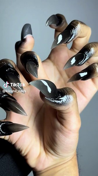✖️DEMON CLAWS✖️ . . . . #nail #nailtech #viral #aesthetic #claw #clawnails #manicure #nailart #nailsartvideos #nailsoftiktok #naildesigns #kizuna