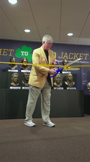 We’re beyond excited to unveil our latest exhibit: Gold Helmet to Gold Jacket, celebrating one of the most storied collegiate programs in the country. Thank you to everyone who joined us for the ceremony and helped us honor this incredible legacy. Learn more about our exhibit and plan your visit at profootballhof.com | Pro Football Hall of Fame