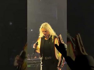 In The End by Linkin Park, up close with Emily Armstrong - London 2024 O2 Concert