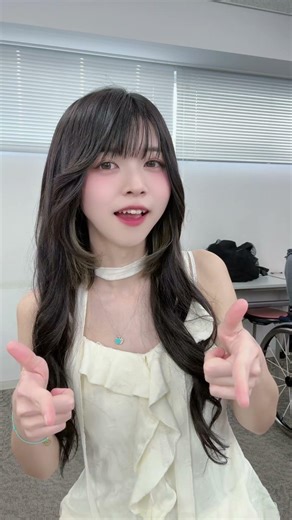 ロングにしてから初めて髪の毛巻いた！！！！どうかな？🫶🏻