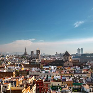 Explore the world. Feast to your heart's content. Create unforgettable memories with those closest to you. Experience it all with UOB Cards and discover a world of possibilities. | UOB