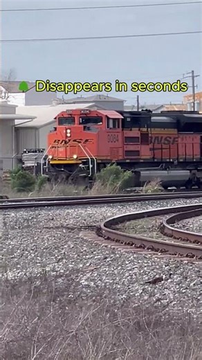 🚂 BNSF Power 9084 and 5898 Rolling Southwest