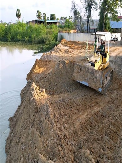 Excavator Bulldozer #bulldozer #construction #excavator #heavyequipment #fblifestyle | Excavator Cambodia I