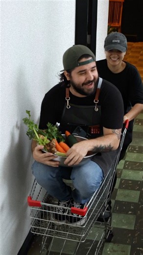 𝘓𝘰 𝘘𝘶𝘦 𝘏𝘢𝘺! | Restaurante Panameño on Instagram: "Ustedes confían? 😌 . . Reservas: www.fondaloquehay.com y como siempre, también atendemos en orden de llegada 😁 . @fondaloquehay Estamos ubicados en el Casco Antiguo, alado del Felipe Motta. Puedes buscarnos como fonda lo que hay en Waze o Google maps ⚡ . #comidaquehabladepanama #ajoselegustacocinar #visitpanama #visittherealpanama #panama #panamafoodies #estoesloquehay #loquehay #lqh #quehacerenpanama #foodphotography #foodporn #seafood