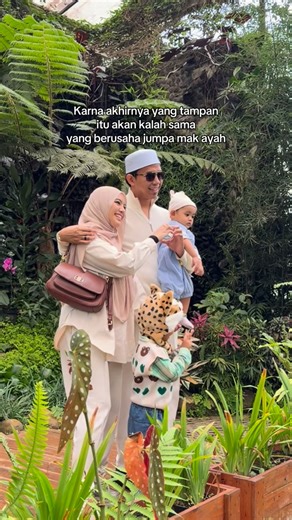 Furqan Fawwaz on Instagram: "Dulu saya kena bersaing dengan dua tiga lelaki tampan tapi akhirnya setelah saya pegi jumpa n pujuk mak ayah jiha, akhirnya saya yang dapat, tu namanya rezqii 🤭 pria jomblo boleh dicuba tips ini 😉 #hatiuntukkamu #fyp #furqanfawwaz"