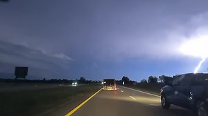 Incredible lightning from the MCS complex going through southwest Missouri! LSC/Lucas Munzlinger | Live Storm Chasers