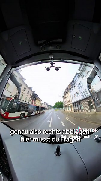 Der Weg zum Berufskraftfahrer: Ausbildung & Wachstum