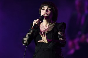 Mireille Mathieu, bouleversée par son duo avec Arno : "Je me suis mise à pleurer"
