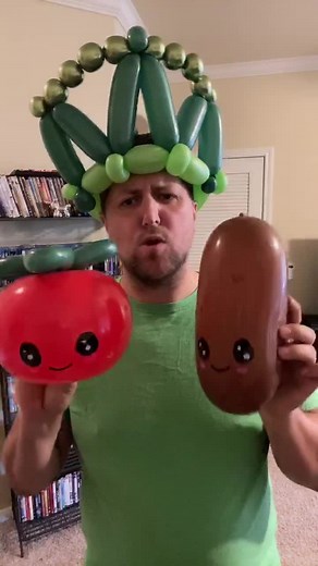 Potato or Tomato? #imapotato #imatomato #kawaii #balloontiktok #balloontok #balloonartist #balloonjosh #ballooncontent #balloonart