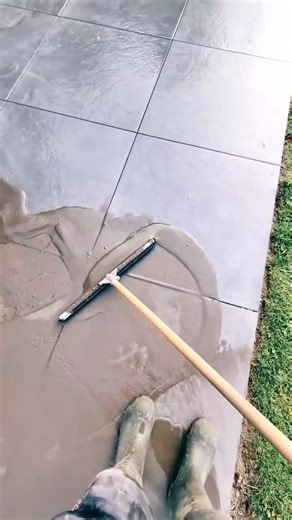 flowpoint grouting 😎 #pa... #flowpoint #fyp #grouting #foryou #porcelain | Emily Brooks