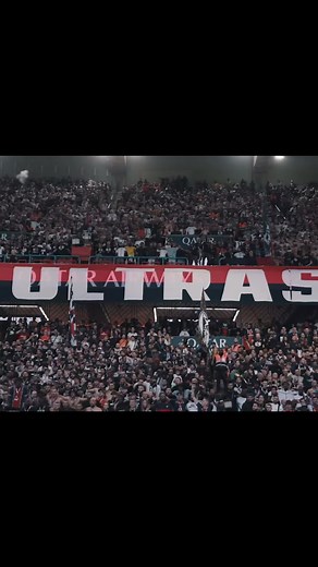 Chants des Ultras du PSG : Émotions et Passion