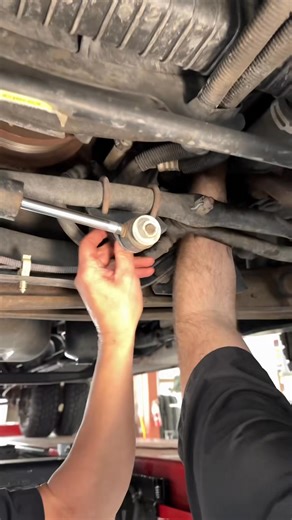 Ford E-350 6.0L terrible engine noise. Thank goodness it’s not the motor #ford #autoshop #autorepair #carrepair #enginebuild | Davemonsterengines