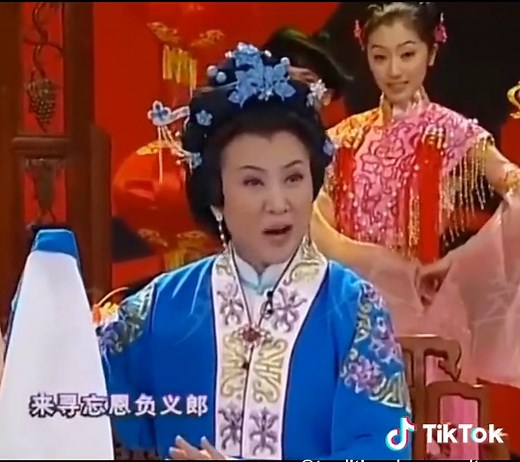 Iconic Chinese Opera Performance: Singing, Fighting, and Beauty on Stage