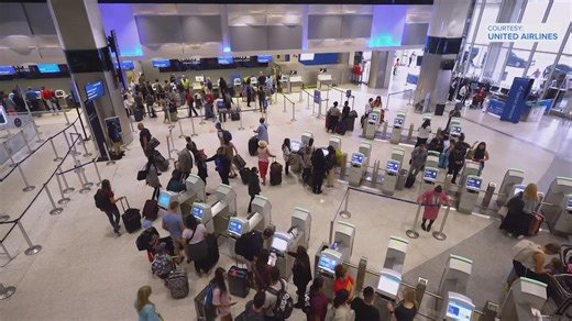 Houston flight cancellations surge as airports prepare for weekend ice storm | Travelers react