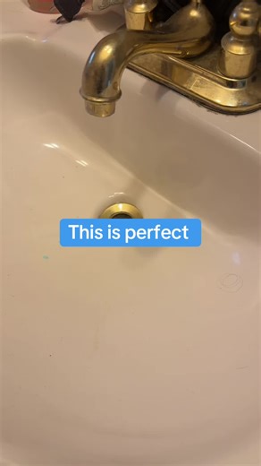 3 in 1 Window Cleaning Scraper, Squeegee and Scrubber with Spray, #windowcleaning #window #glass #mirror