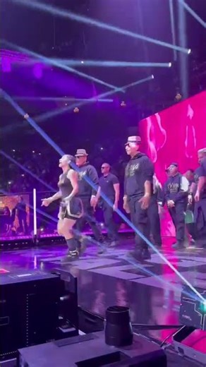 Dos eventos, muchas peleas, muchos artistas, Solo una entrada viral