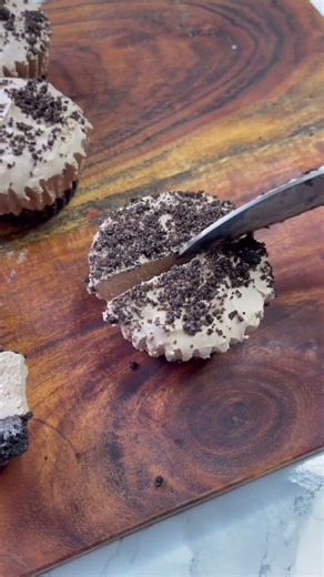 5-Ingredient Mini OREO Cheesecake Cups‼️ 🍰😋 #fyp #chocolate #cheesecake #oreo #Foodie #shorts