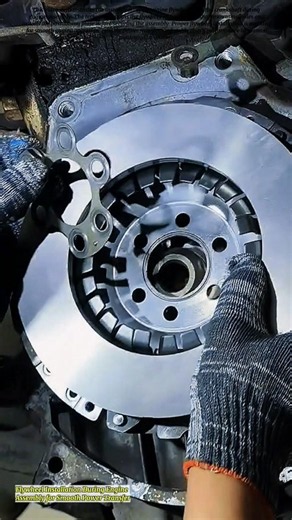 Flywheel Installation During Engine Assembly for Smooth Power Transfer
