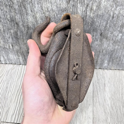 Antique Iron Barn Pulley W/ Hook | 8" Tall, 1.46 Lbs | Early 1900s Farm Hardware - Etsy