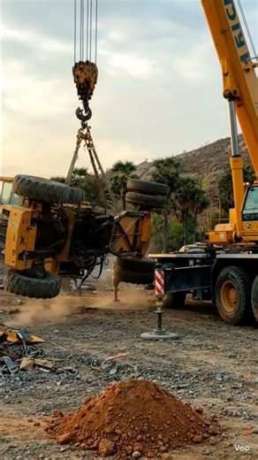 A giant truckcrane was recovered a small crane met in accident #automobile #xcavator