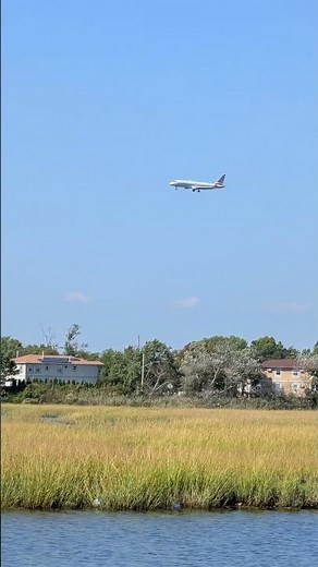 American Airlines Embraer 175