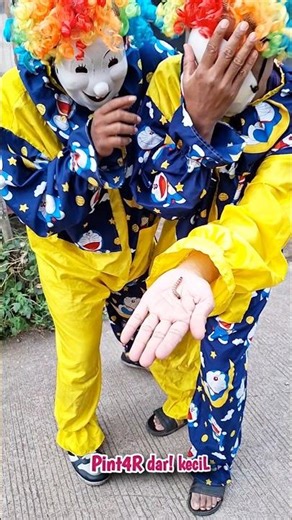 Clown holding hands is so ticklish #trending #viral #funny